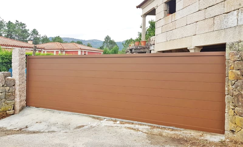 Recupera tu puerta automática con nuestro servicio de reparación